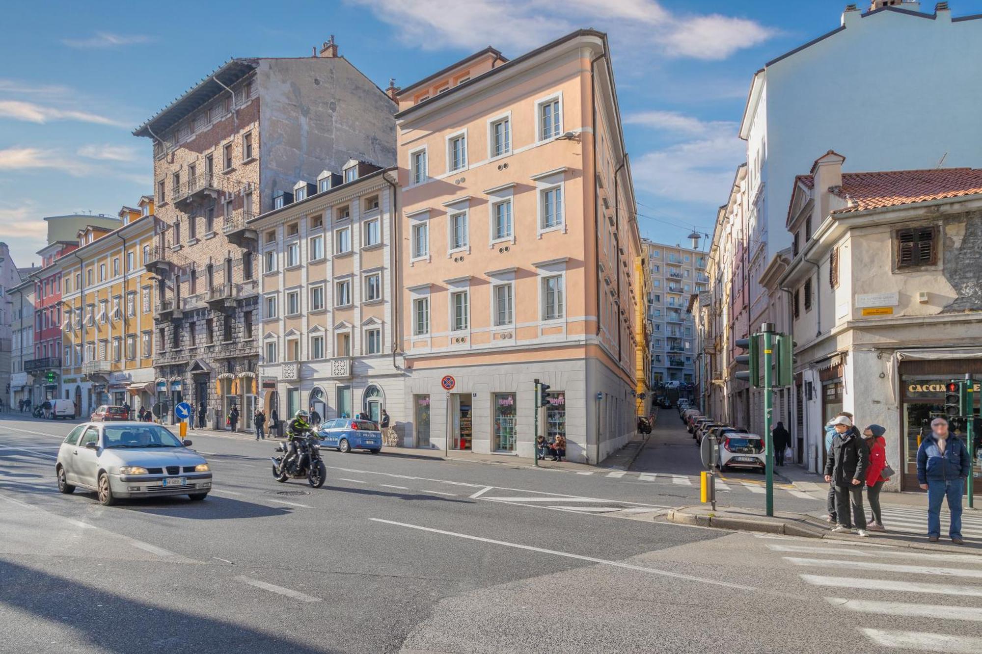 Blake, Attico Centrale Con Parcheggio A Trieste Exterior photo